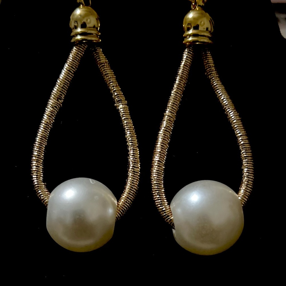 Stunning Gold and Pearl Drop Earrings